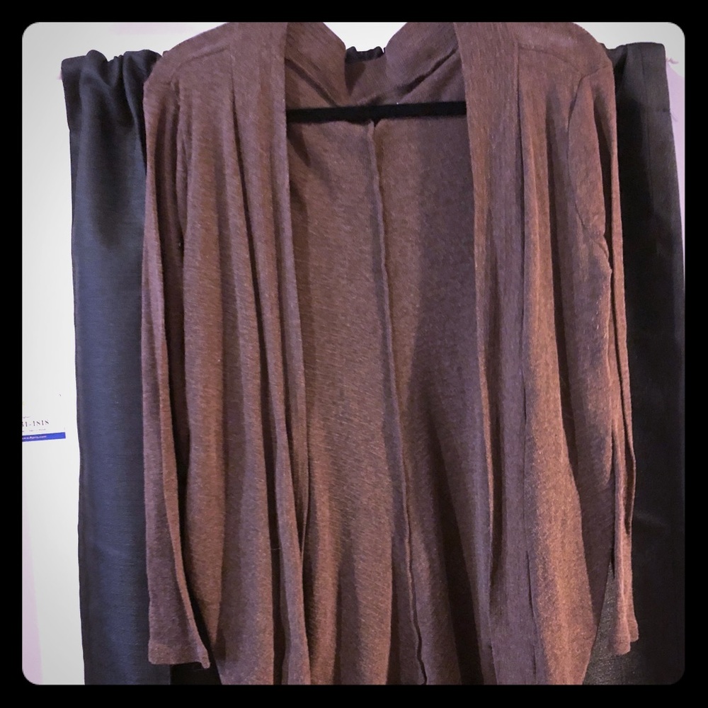 Cute, lightweight, open front, brown cardigan. M